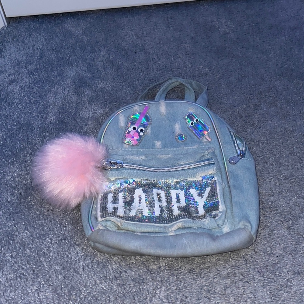 Selling a backpack purse it’s for kids
